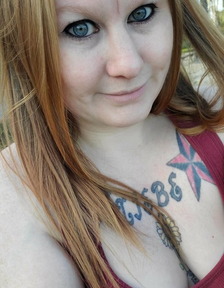 stonedginger88 エロティックなモデル 写真