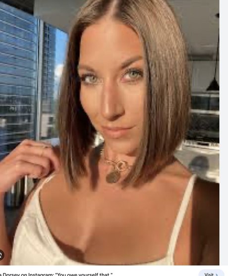 Local TV Presenters ポルノスター 写真