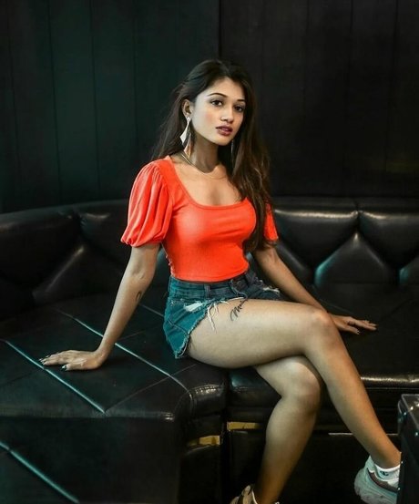 Ridhima Bisht 裸のモデル 画像