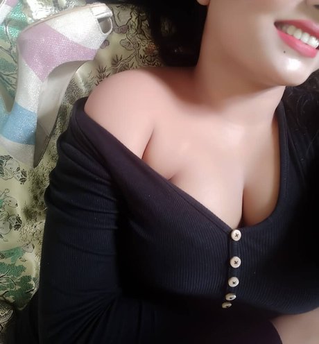 ヌード自撮りオンリーファンズ 無料ヌード 写真