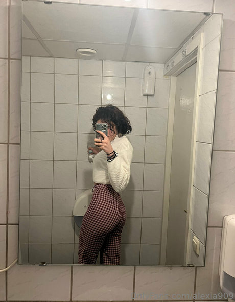 BBWオンリーファン ヌード 写真