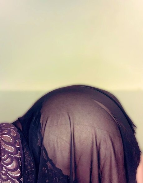 茶色の目のキティオンリーファンズ アート裸 画像