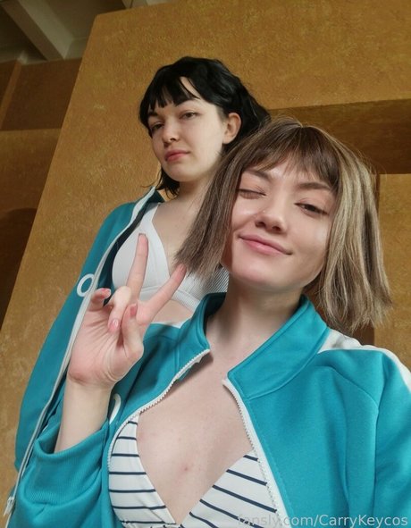 ストリッパーオンリーファンズ HD 写真