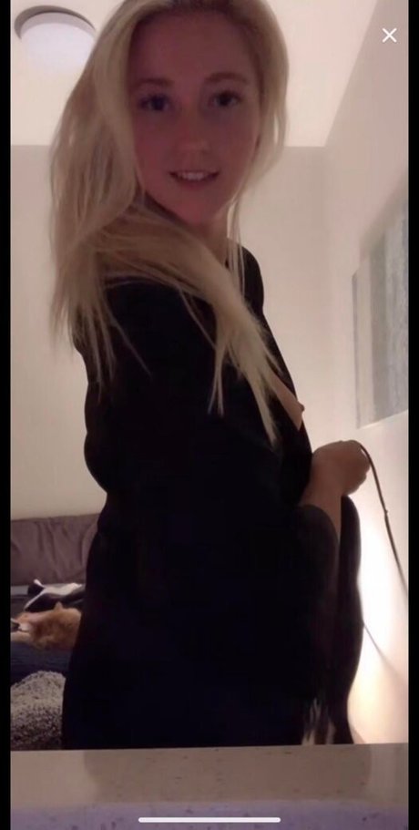 Paige Loren ポルノスター ヌード 写真