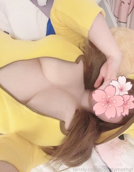 bigtittymothgf スター 写真