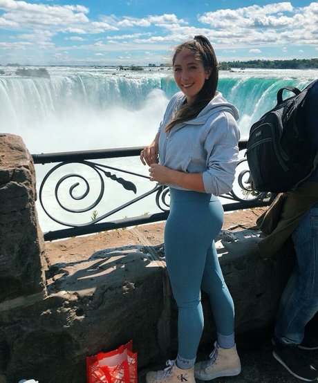 Sophia Ellis アートスター 写真