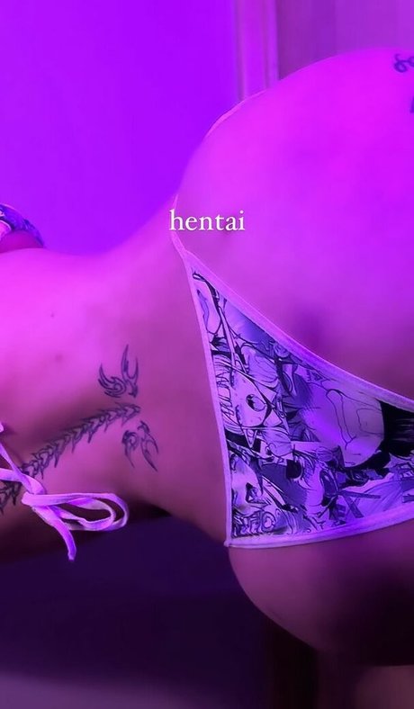 Yeahm8r Yamur Temiz エロティックなポルノスター ギャラリー