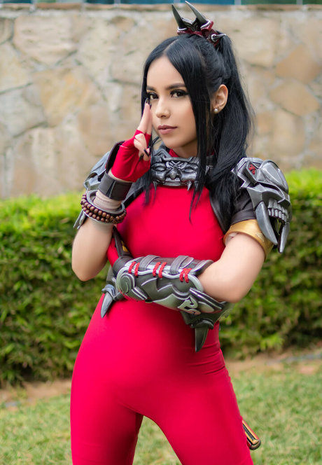 KarenG Cosplay HDスター 画像