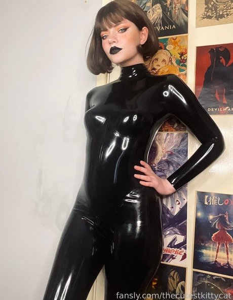 thecutestkittycat ポルノモデル 写真
