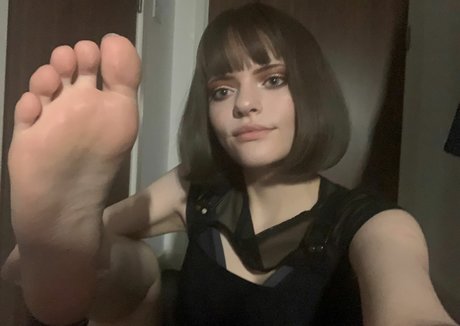 金髪巨乳オンリーファンズ セクシーヌード 写真