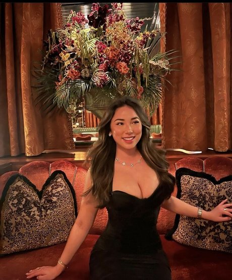 Nikki Cheng ヌードモデル 写真