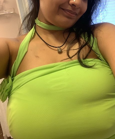Desi Aurora ヌード女優 写真