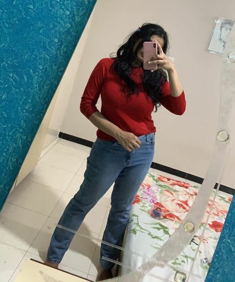 Desi Aurora ポルノスター エロティック 写真