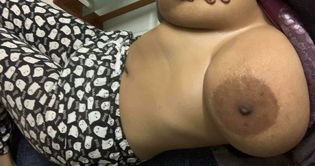 Desi Aurora ポルノスター ホット 写真