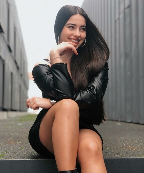 Mariana Pinho かわいいポルノスター 写真