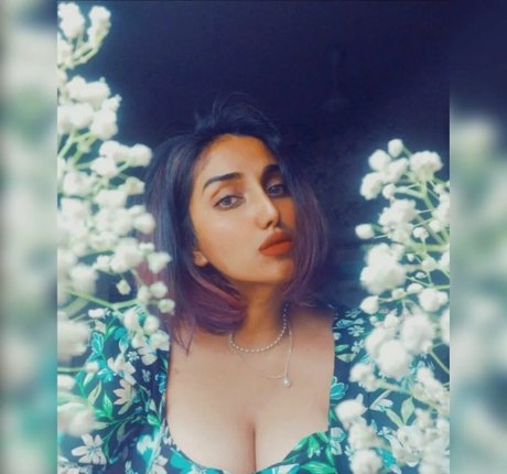 偽おっぱいオンリーファンズ セクシーヌード 写真
