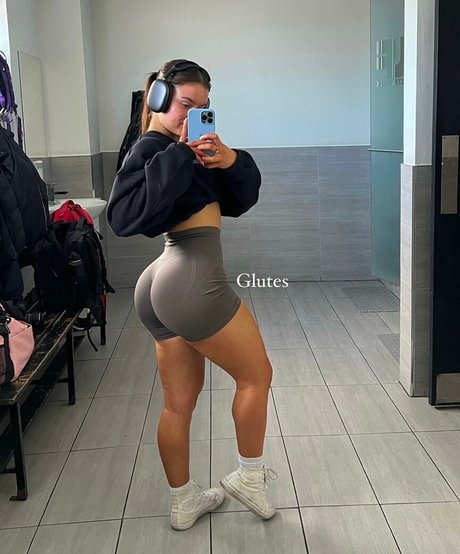 MIA GREEN 無料女優 写真