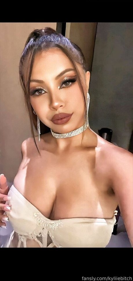 XFREYAAXX セクシーなスター 画像