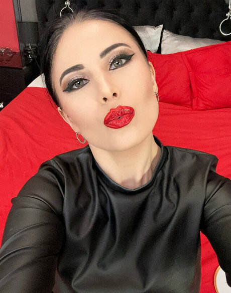 Grace Domnin セックスポルノスター ギャラリー