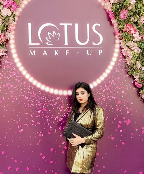 Apoorva Bhalla エロティックモデル 写真