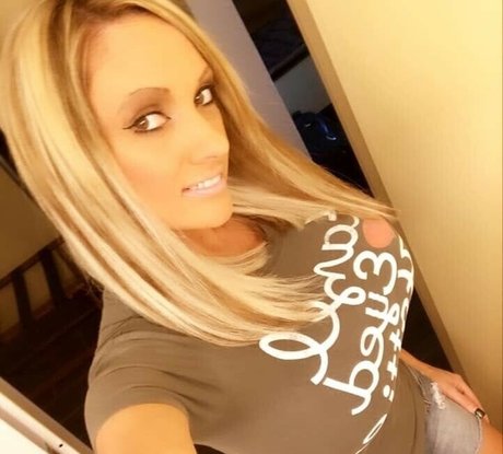 Jami Marie Akaport Barbie 無料モデル 写真
