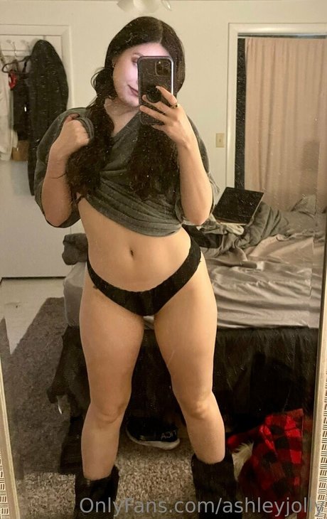 垂れ乳オンリーファンズ ホットポルノ 写真