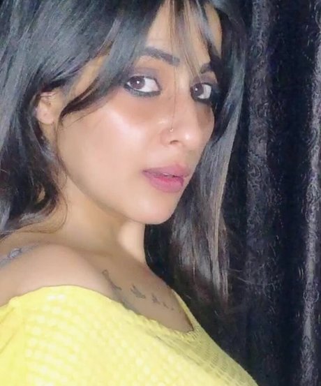 Vansheen Verma Sumbriya ポルノスター 高品質 写真
