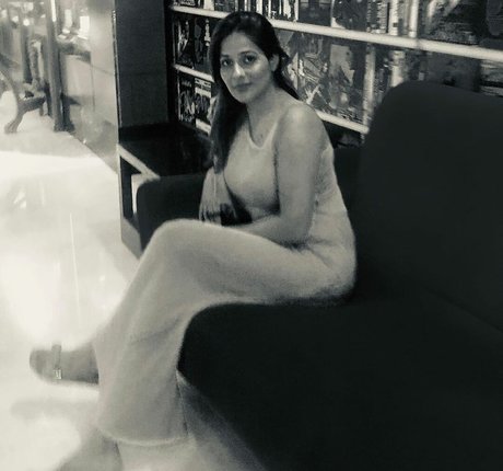 Vansheen Verma Sumbriya 素敵なポルノスター 写真