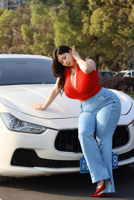 Pishen eva アダルトスター 画像