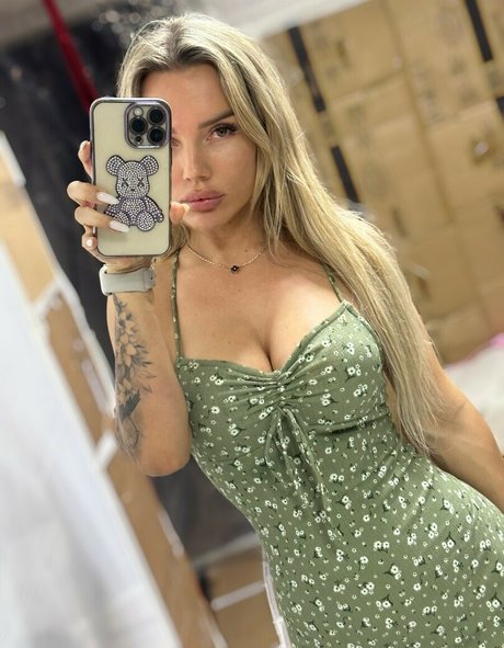 lera koldomasova アート女優 写真