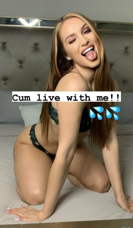 ヨガパンツ オンリーファンズ 可愛い 写真