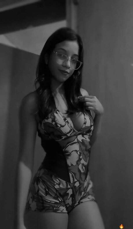 Yasmim kesia トップ女優 写真