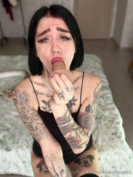 ebonynaomii スター ヌード 写真