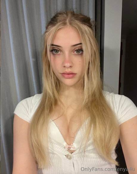 enya4u 独占女優 写真