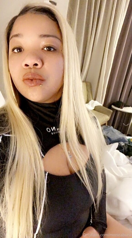 monicabunz 素敵なポルノスター 画像