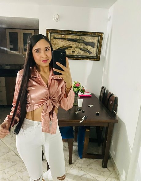 sarahlopez1 トップスター 写真