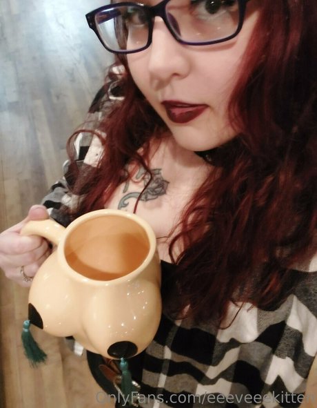 eeeveeekitten ポルノスター 無料 写真