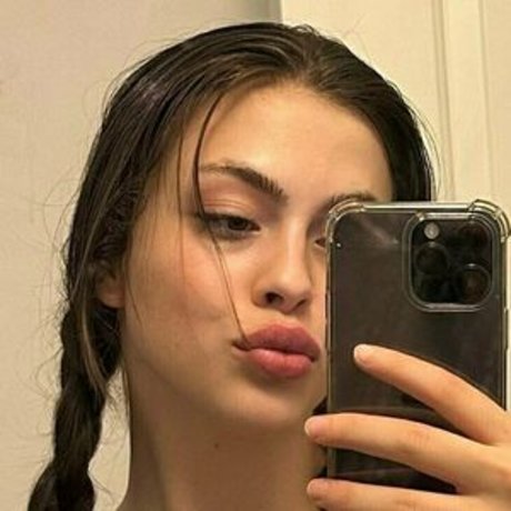 毛深い足のオンリーファンズ ホットセクシー 写真