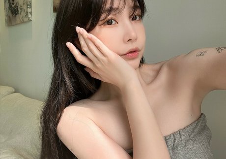 アジアのおっぱいオンリーファンズ ヌード アーカイブ