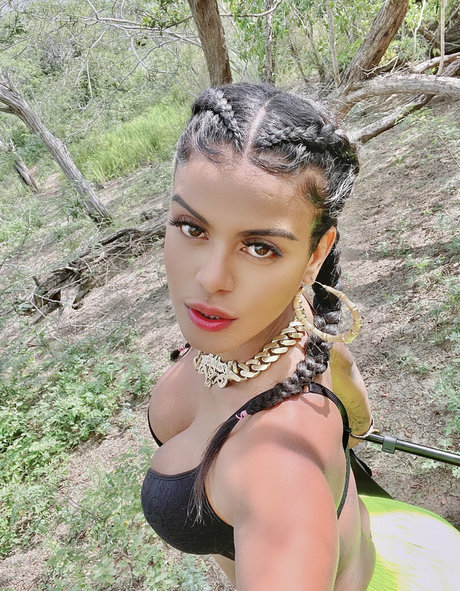 トゥワークオンリーファン セクシーxxx ギャラリー