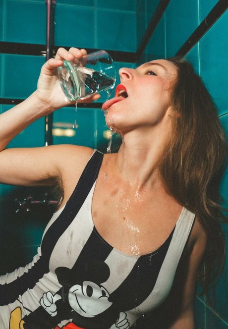 熟女中出しオンリーファンズ 無料ヌード 画像