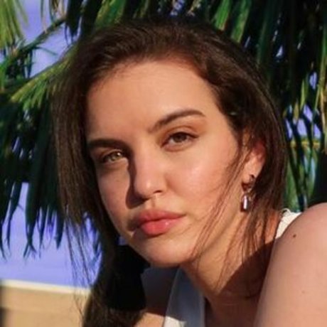 Lilimar Hernandez アートポルノスター ギャラリー