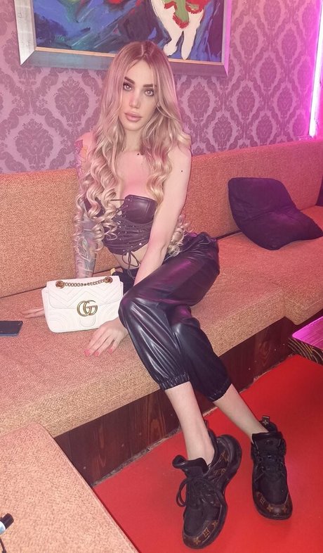 TsLindsayPrat 独占女優 写真