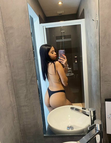 stefaniaqos かわいいスター 写真