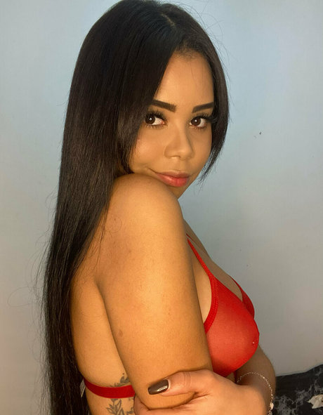stefaniaqos セクシーモデル 写真