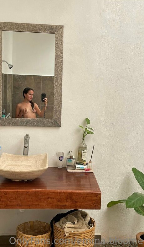 emma bloome 美しいスター 写真