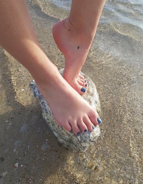 babylunafoot1 profile image