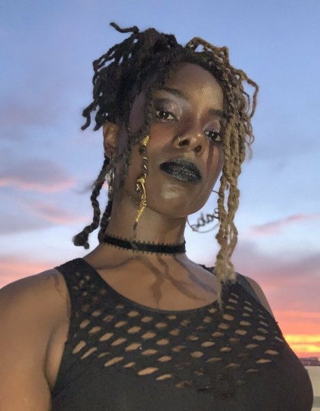 goddessdevyn セクシーなスター 画像