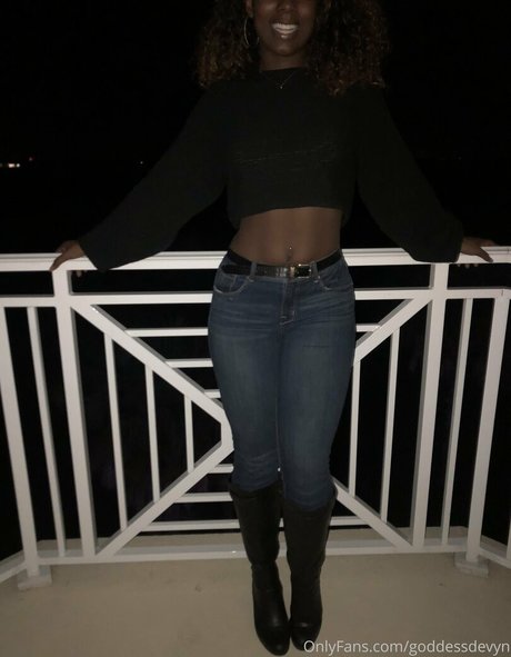 goddessdevyn スター 裸 画像