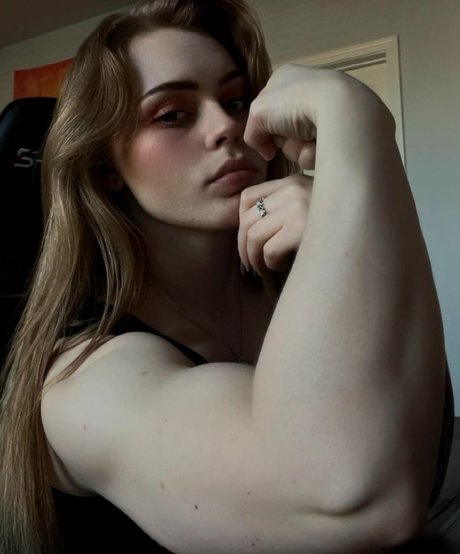 Ayshia Schisel 無料のポルノスター 写真
